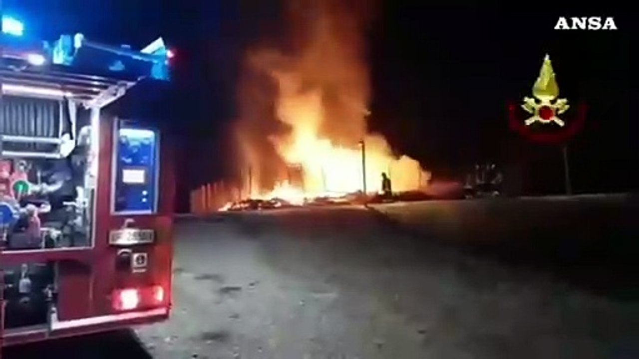 Incendio Lodi, la procura apre un'inchiesta