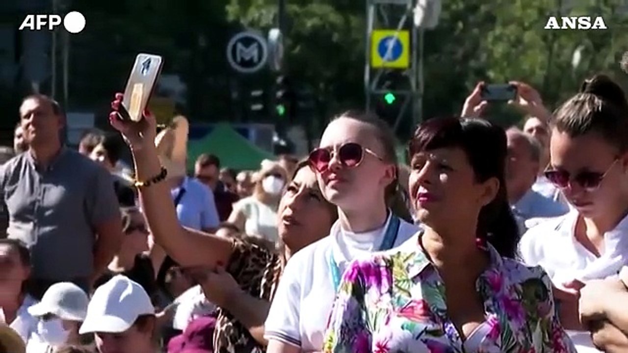 A Budapest in migliaia in strada ad ascoltare la santa messa di papa Francesco