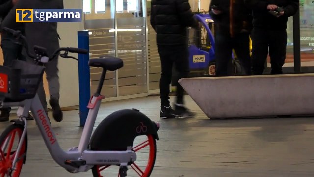 DUE 14ENNI SEGUITI FUORI DA SCUOLA, POI MINACCIATI CON UN COLTELLO E RAPINATI | DUE 14ENNI SEGUITI FUORI DA SCUOLA, POI MINACCIATI CON UN COLTELLO E RAPINATI