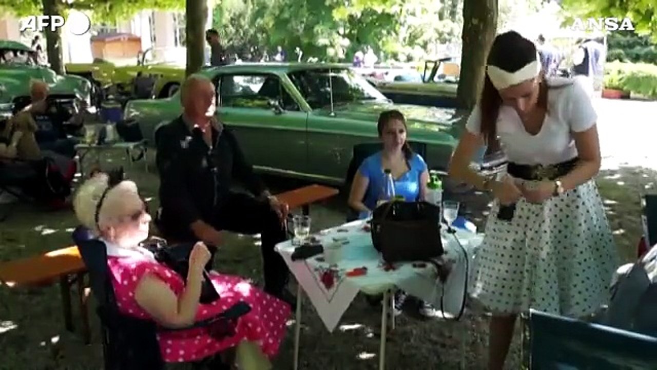 I fan di Elvis Presley lo celebrano nella citta' tedesca in cui visse