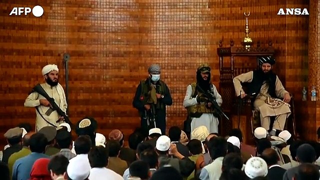 Kabul, Talebani armati in moschea