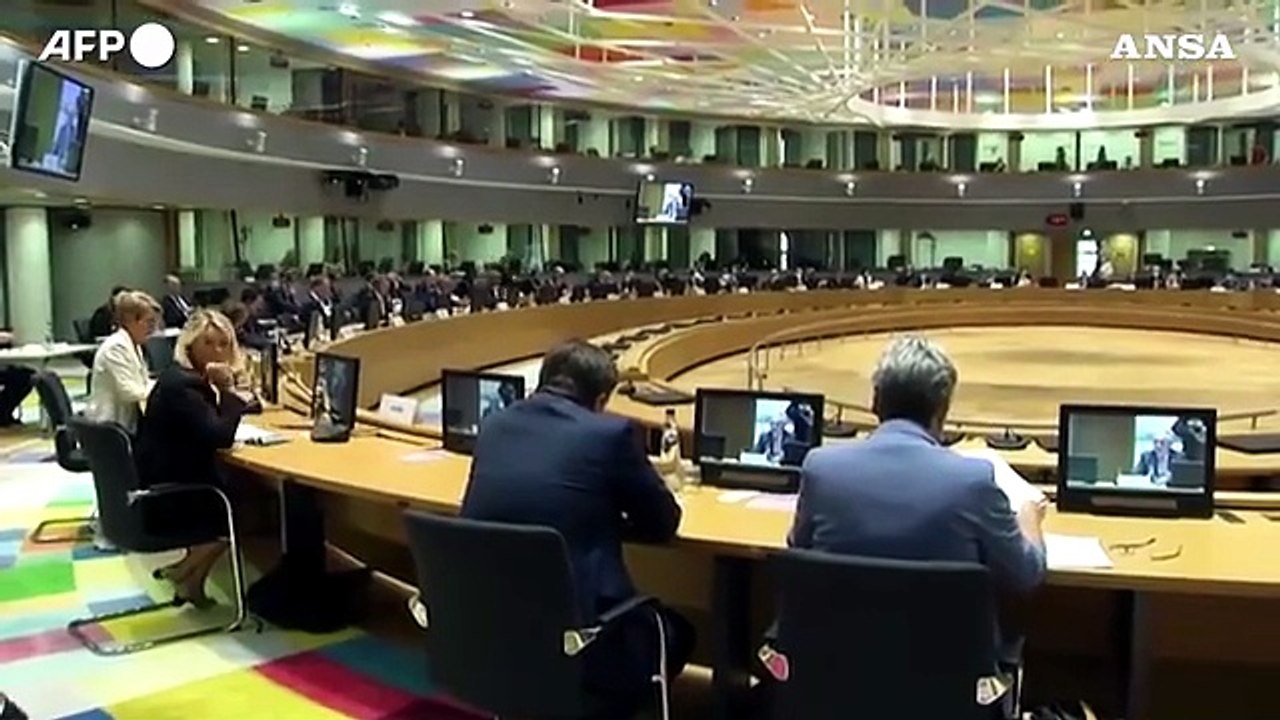 Afghanistan, rifugiati nei Paesi vicini: piano Ue da un miliardo