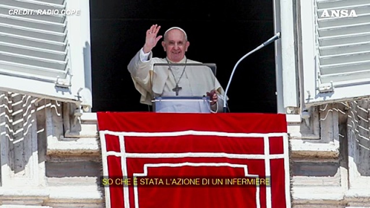 Papa: "Un infermiere mi ha salvato la vita"