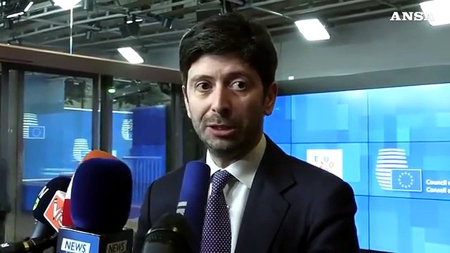 Stretta su ingressi, obbligo quarantena e controlli