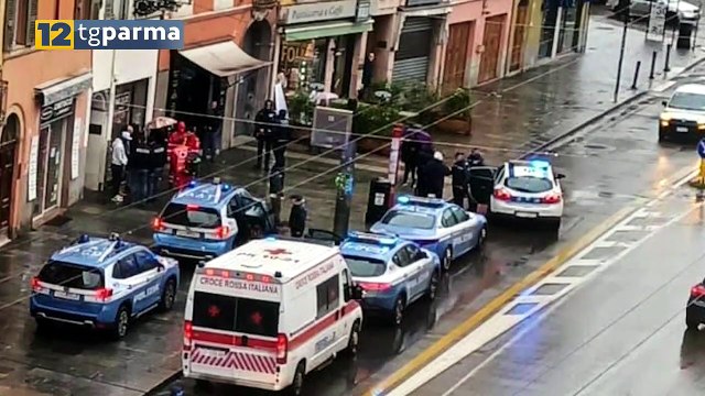 LITE IN VIA REPUBBLICA TRA GIOVANISSIMI: DUE FERITI, SPUNTA UN TIRAPUGNI | LITE IN VIA REPUBBLICA TRA GIOVANISSIMI: DUE FERITI, SPUNTA UN TIRAPUGNI
