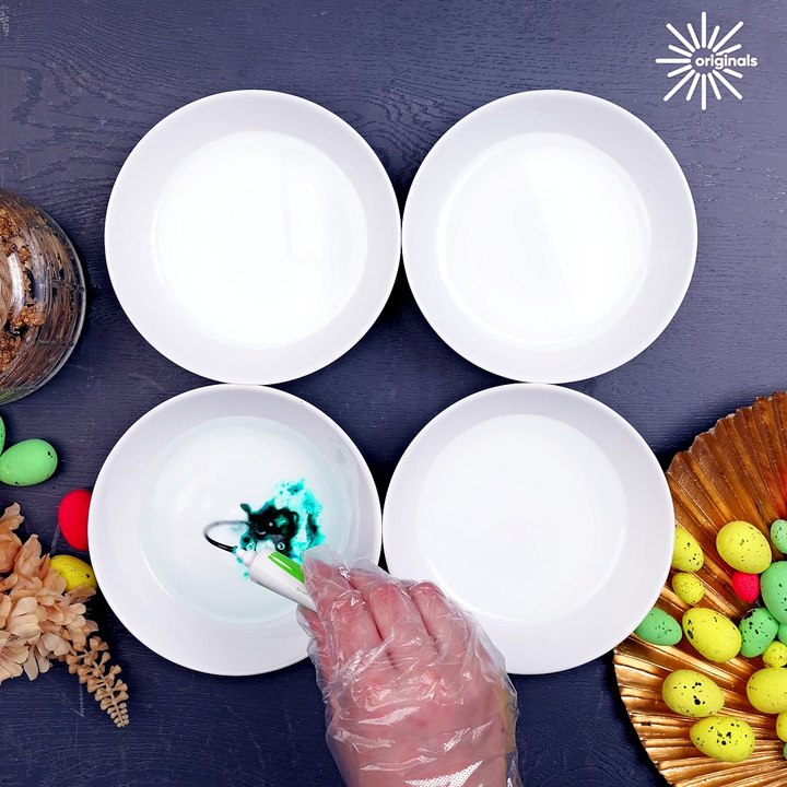 Mess-free Easter egg decorating trick 🥚🎉