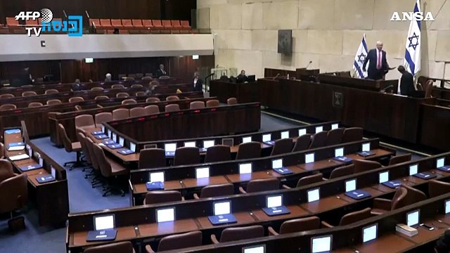 Accordo Netanyahu-Gantz, verso staffetta per il premier