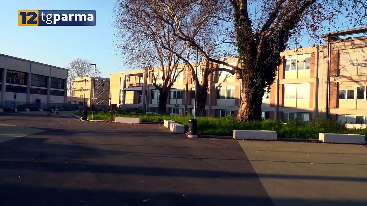 VIA TOSCANA: LITE TRA 15ENNI DAVANTI A SCUOLA: UNO FERITO ALLA TESTA | VIA TOSCANA: LITE TRA 15ENNI DAVANTI A SCUOLA: UNO FERITO ALLA TESTA