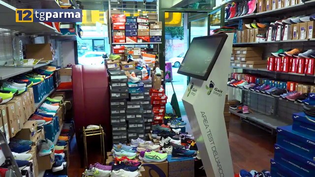 VIA TRENTO, SPACCATA IN UN NEGOZIO E UNA BARISTA MINACCIATA | VIA TRENTO, SPACCATA IN UN NEGOZIO E UNA BARISTA MINACCIATA