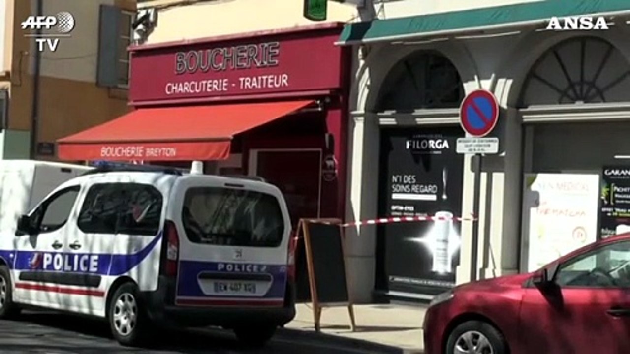 Attacco con coltello in Francia, due morti: polizia blocca le strade