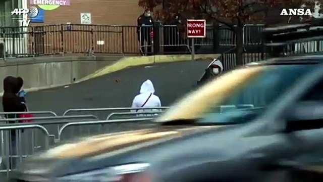 Coronavirus, New York: file negli ospedali per screening sui contagi