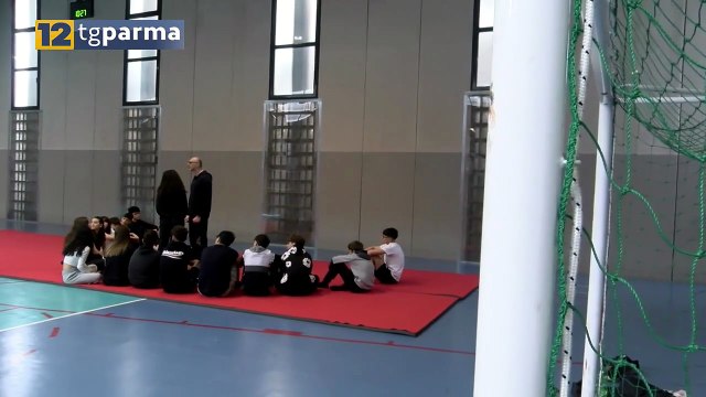 A LEZIONE DI AUTODIFESA NELLE SCUOLE SUPERIORI CON L'ESPERTO ANDREA BISASCHI | A LEZIONE DI AUTODIFESA NELLE SCUOLE SUPERIORI CON L'ESPERTO ANDREA BISASCHI