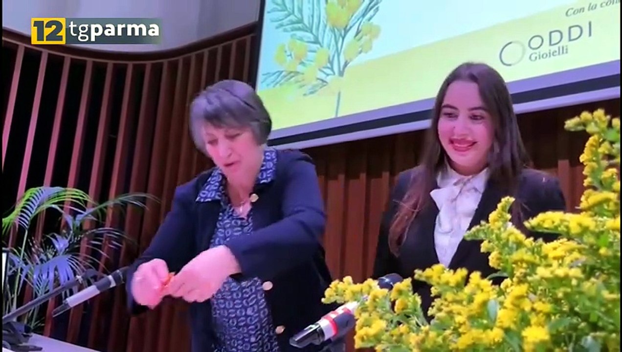 A FEDERICA GASPARRO LA MIMOSA PER L'AMBIENTE DI  ADA ODV | A FEDERICA GASPARRO LA MIMOSA PER L'AMBIENTE DI  ADA ODV