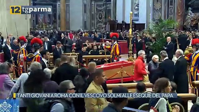 TANTI GIOVANI A ROMA CON IL VESCOVO SOLMI ALLE ESEQUIE DEL PAPA | TANTI GIOVANI A ROMA CON IL VESCOVO SOLMI ALLE ESEQUIE DEL PAPA
