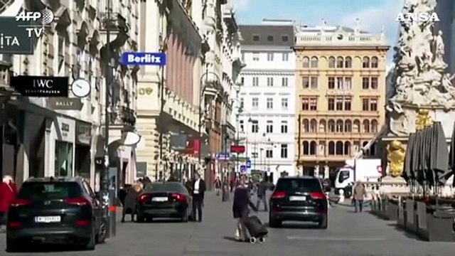 Coronavirus, in Austria comincia la fase 2 e le strade di Vienna si ripopolano