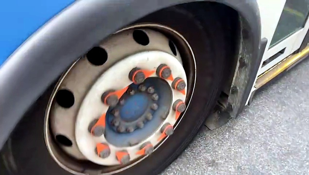 Q98 NewFlyer XD40 Citybus Wheels Broke Down Taken Out Of Service Report in Grand Ave May 29 2026