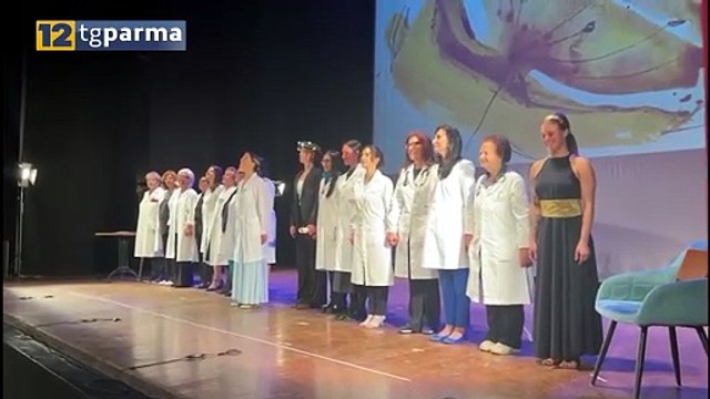 TEATRO AL PARCO, APPLAUSI PER LO SPETTACOLO INSCENATO DALLE DONNE MEDICO | TEATRO AL PARCO, APPLAUSI PER LO SPETTACOLO INSCENATO DALLE DONNE MEDICO