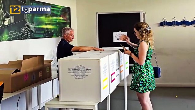 REFERENDUM, URNE APERTE FINO ALLE 15. POI LO SPOGLIO DELLE SCHEDE | REFERENDUM, URNE APERTE FINO ALLE 15. POI LO SPOGLIO DELLE SCHEDE