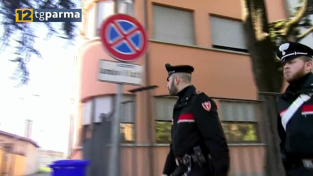 RUBA LO SMARTPHONE AD UNA DONNA E CHIEDE SOLDI PER RESTITUIRLO: DENUNCIATO | RUBA LO SMARTPHONE AD UNA DONNA E CHIEDE SOLDI PER RESTITUIRLO: DENUNCIATO