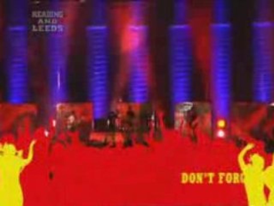 Invincible- Muse live in Reading 2006