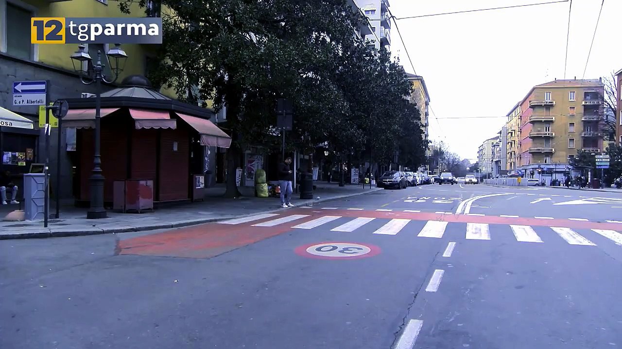 PRIMA LO AGGREDISCE, POI GLI RUBA IL CELLULARE: 27ENNE STRANIERO DENUNCIATO | PRIMA LO AGGREDISCE, POI GLI RUBA IL CELLULARE: 27ENNE STRANIERO DENUNCIATO