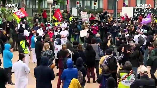 Coronavirus, Francia: la protesta degli operatori sanitari