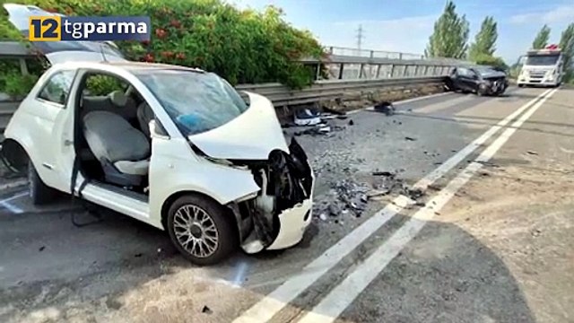 SCONTRO FRA DUE AUTO ALL'ALBA SULL'ASOLANA, CINQUE GIOVANI FERITI. UNA È GRAVISSIMA | SCONTRO FRA DUE AUTO ALL'ALBA SULL'ASOLANA, CINQUE GIOVANI FERITI. UNA È GRAVISSIMA