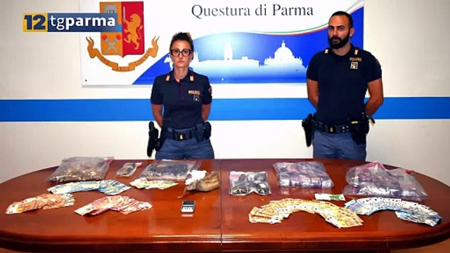 LA POLIZIA SEQUESTRA 8 KG DI HASHISH IN DUE DISTINTE OPERAZIONI. UN ARRESTATO | LA POLIZIA SEQUESTRA 8 KG DI HASHISH IN DUE DISTINTE OPERAZIONI. UN ARRESTATO