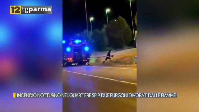 INCENDIO NOTTURNO NEL QUARTIERE SPIP, DUE FURGONI DIVORATI DALLE FIAMME | INCENDIO NOTTURNO NEL QUARTIERE SPIP, DUE FURGONI DIVORATI DALLE FIAMME