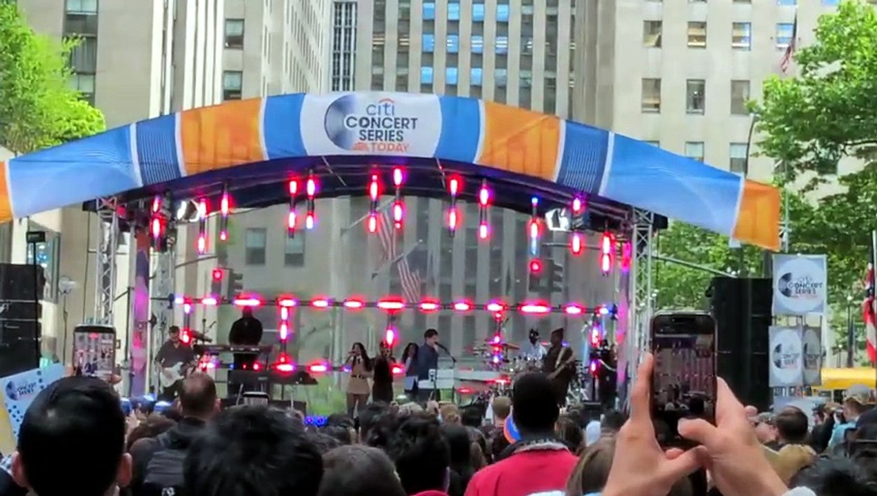 Changes (Live) - Charlie Puth