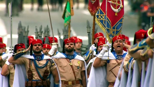 Vigo se vuelca con las Fuerzas Armadas en un desfile que brilla a medias