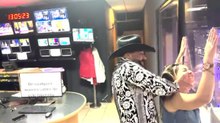 'Mafioso' hace de las suyas con el staff del programa