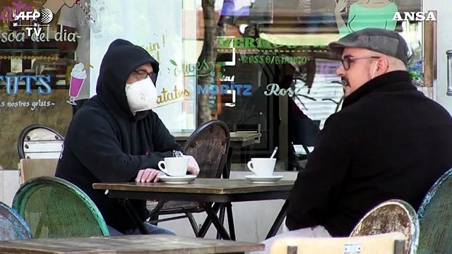 Coronavirus, in Spagna caffe' all'aperto e ripartenza graduale