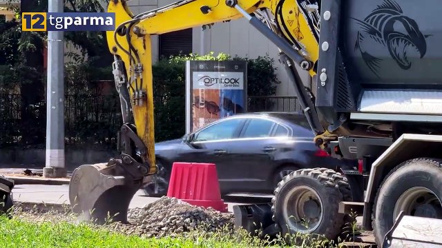ASFALTATURE SULLE STRADE CITTADINE: LAVORI IN PIENO SVOLGIMENTO | ASFALTATURE SULLE STRADE CITTADINE: LAVORI IN PIENO SVOLGIMENTO