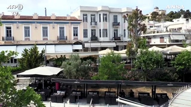 Coronavirus, in Grecia riaprono bar e ristoranti