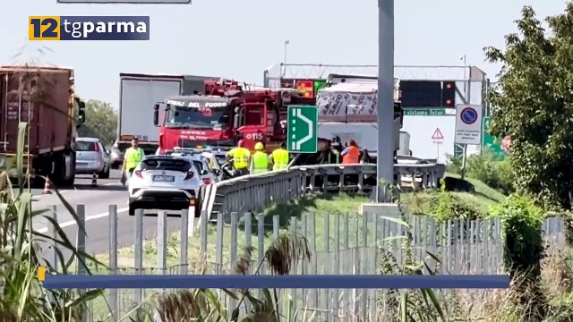 TRAGICO SCHIANTO IN A1, MUORE UN 70ENNE, GRAVE LA MOGLIE | TRAGICO SCHIANTO IN A1, MUORE UN 70ENNE, GRAVE LA MOGLIE