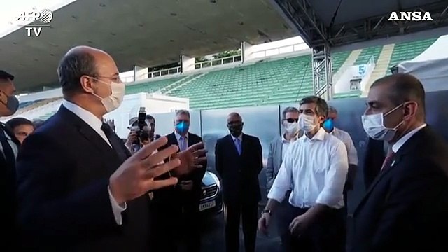Coronavirus, il ministro della Sanita' brasiliano visita l'ospedale al Maracana