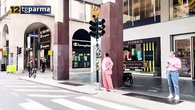 VI MAZZINI, RUBA UNA BORSA E SCAPPA, 32ENNE ARRESTATA PER RAPINA | VI MAZZINI, RUBA UNA BORSA E SCAPPA, 32ENNE ARRESTATA PER RAPINA