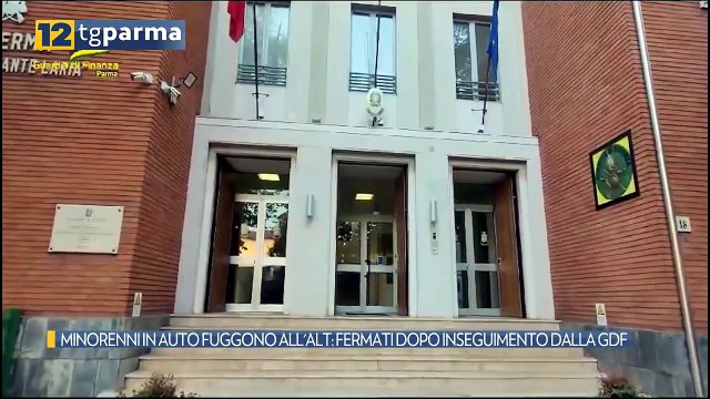 MINORENNI IN AUTO FUGGONO ALL'ALT: FERMATI DOPO INSEGUIMENTO DALLA GDF | MINORENNI IN AUTO FUGGONO ALL'ALT: FERMATI DOPO INSEGUIMENTO DALLA GDF