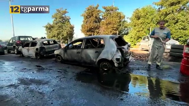 INCENDIO IN UNA CARROZZERIA DI VIA EMILIA OVEST, DANNI INGENTI | INCENDIO IN UNA CARROZZERIA DI VIA EMILIA OVEST, DANNI INGENTI