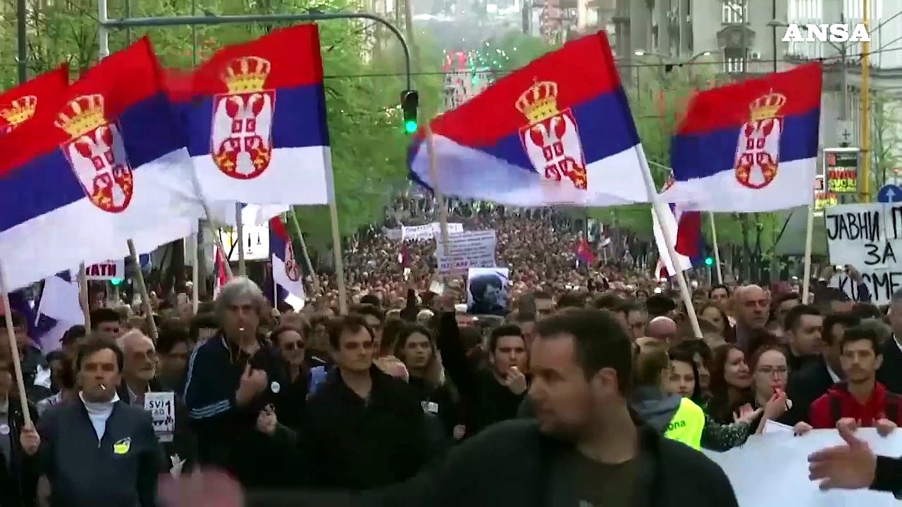 Serbia, nuovo sabato di protesta contro Vucic