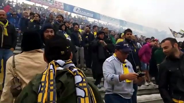 Lucarelli sotto la curva
