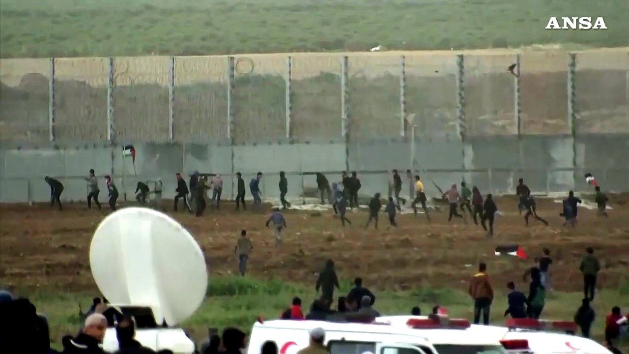 Ucciso diciassettenne palestinese negli scontri a Gaza