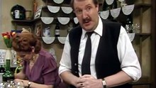 Allo Allo S01E02 - Pigeon Post