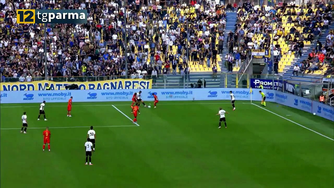 CALCIO, PARMA LECCE 0-1. PASSO INDIETRO DEI CROCIATI, SI FERMA VALERI | CALCIO, PARMA LECCE 0-1. PASSO INDIETRO DEI CROCIATI, SI FERMA VALERI