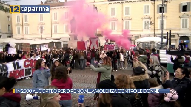 IN 2500 AL CORTEO PER DIRE NO ALLA VIOLENZA CONTRO LE DONNE | IN 2500 AL CORTEO PER DIRE NO ALLA VIOLENZA CONTRO LE DONNE