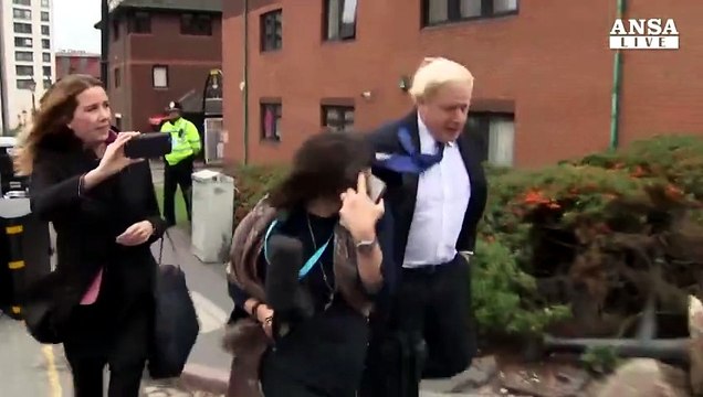Gran Bretagna: Johnson accende la platea Tory