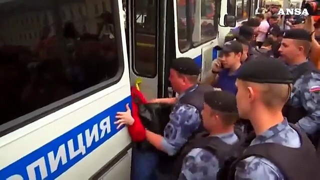 Ondata di fermati a Mosca a manifestazione pro Golunov