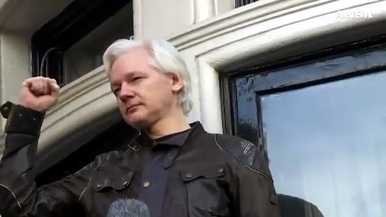 Cnn: Assange era in contatto con intelligence russa