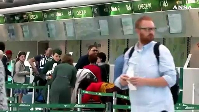 Alitalia: ancora almeno un mese per Newco, restano nodi